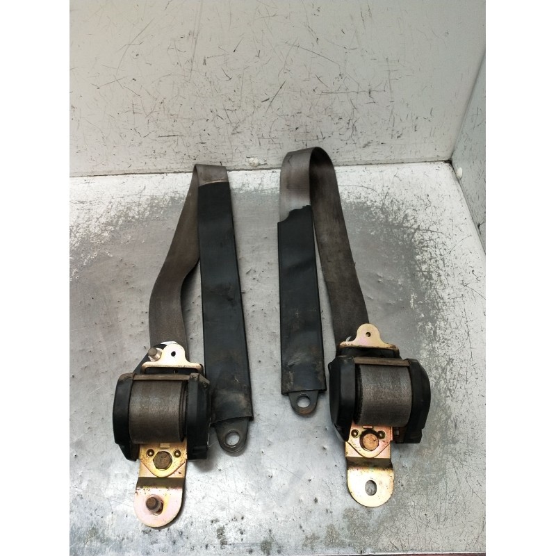 Recambio de juego cinturones delantero para nissan patrol iii/2 hardtop (k260) 2.8 td referencia OEM IAM  3P 1987