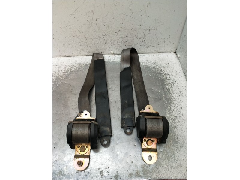 Recambio de juego cinturones delantero para nissan patrol iii/2 hardtop (k260) 2.8 td referencia OEM IAM  3P 1987