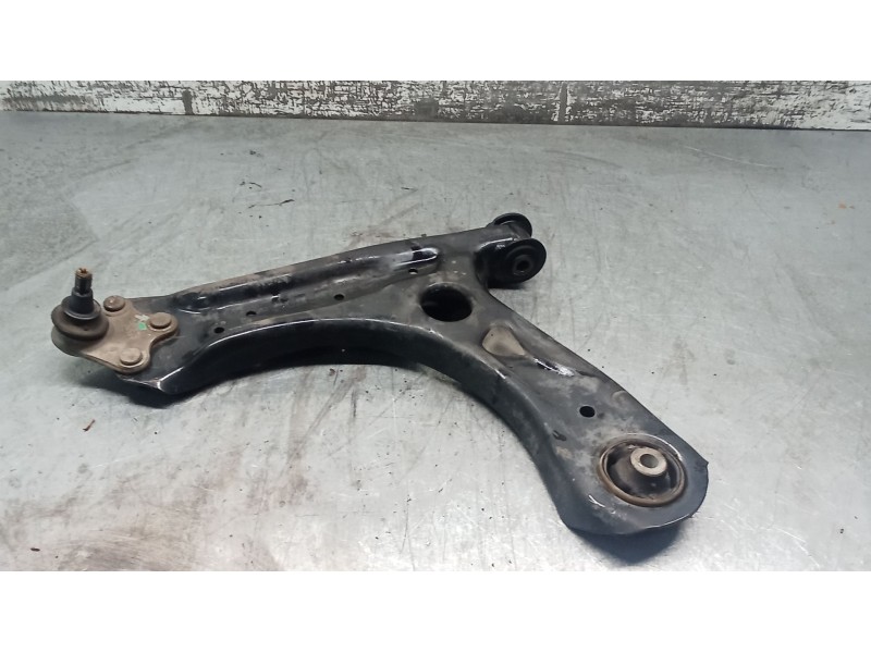 Recambio de brazo suspension inferior delantero izquierdo para skoda rapid (nh3, nk3, nk6) 1.6 tdi referencia OEM IAM 6R0407151F