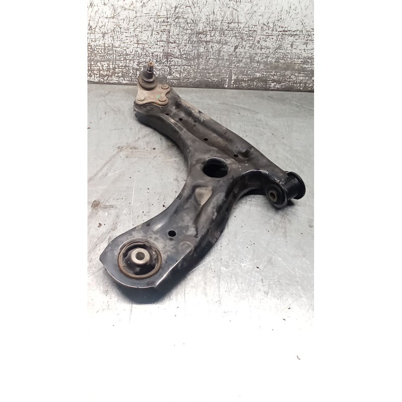 Recambio de brazo suspension inferior delantero izquierdo para skoda rapid (nh3, nk3, nk6) 1.6 tdi referencia OEM IAM 6R0407151F