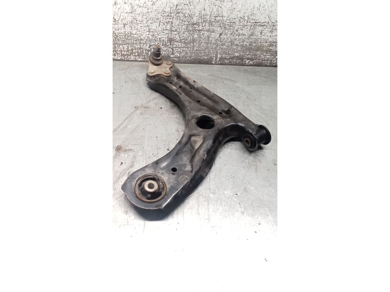 Recambio de brazo suspension inferior delantero izquierdo para skoda rapid (nh3, nk3, nk6) 1.6 tdi referencia OEM IAM 6R0407151F