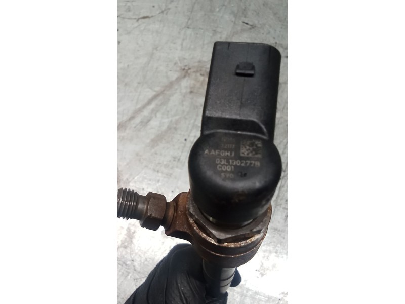 Recambio de inyector para skoda rapid (nh3, nk3, nk6) 1.6 tdi referencia OEM IAM 03L130277B  CONTINENTAL