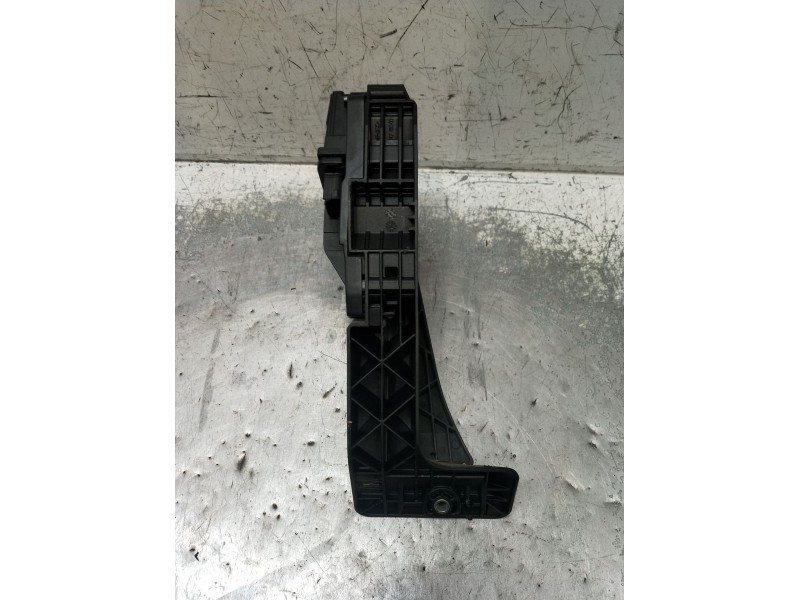Recambio de potenciometro pedal para bmw 1 coupé (e82) 123 d referencia OEM IAM 74766500  2007