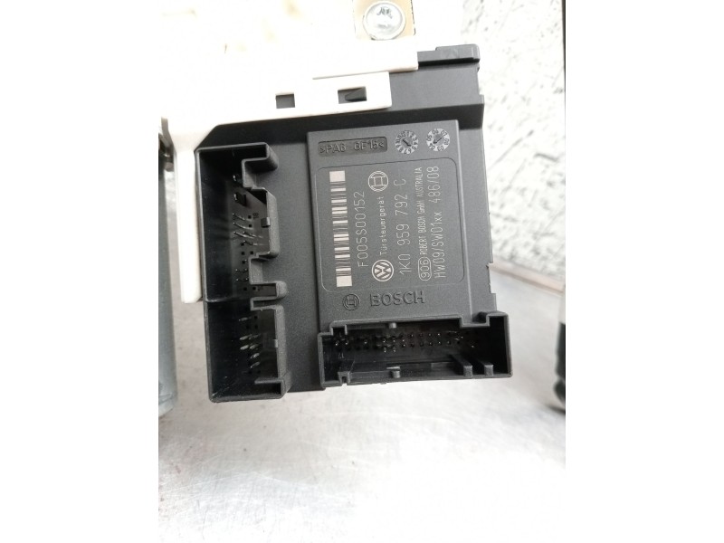 Recambio de elevalunas delantero derecho para volkswagen golf v berlina (1k1) referencia OEM IAM 1K4837402E 1K0959792C 5P 2003