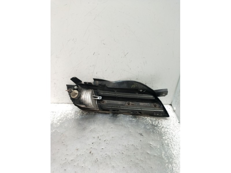 Recambio de rejilla delantera para nissan micra iii (k12) 1.2 16v referencia OEM IAM  IZQUIERDA 2003