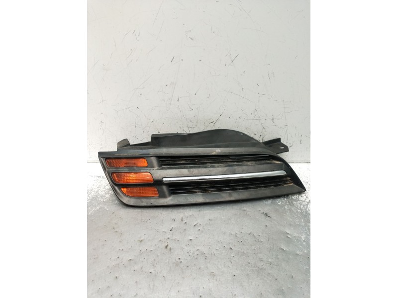 Recambio de rejilla delantera para nissan micra iii (k12) 1.2 16v referencia OEM IAM  DERECHA 2003