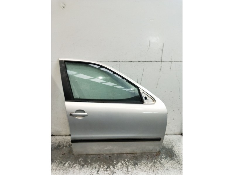 Recambio de puerta delantera derecha para seat toledo i (1l2) 1.9 tdi referencia OEM IAM  5P 1999