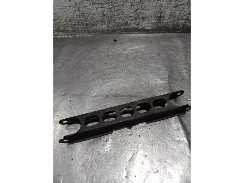 Recambio de brazo suspension inferior trasero izquierdo para bmw 1 coupé (e82) 123 d referencia OEM IAM   ANTERIOR