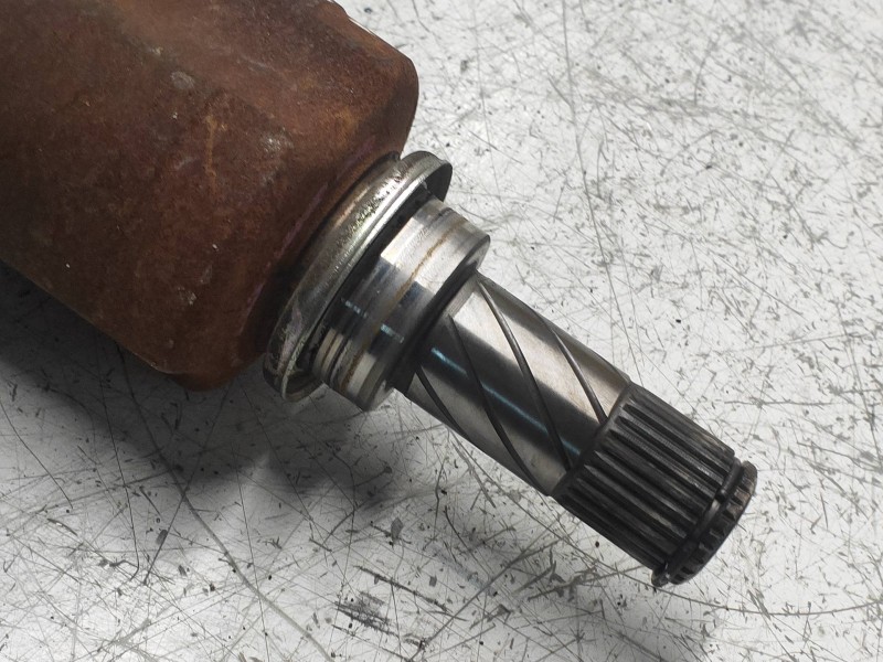 Recambio de transmision delantera izquierda para renault scenic iii authentique referencia OEM IAM 8200847584  