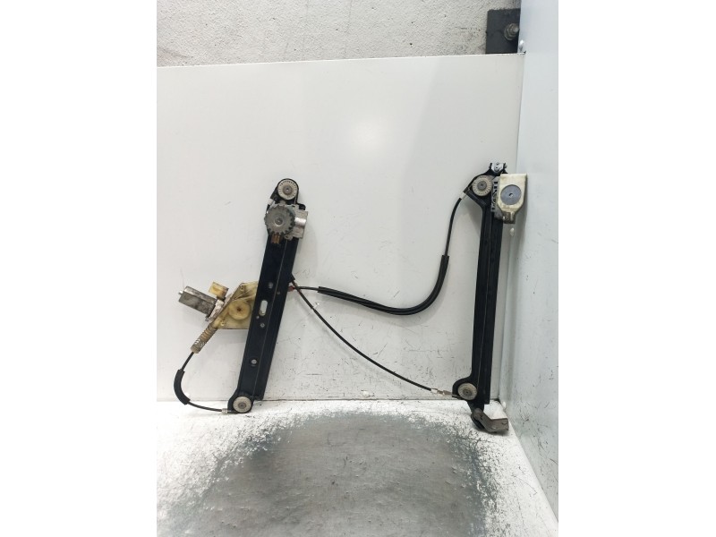 Recambio de elevalunas delantero izquierdo para bmw 1 coupé (e82) 123 d referencia OEM IAM  2P 2007