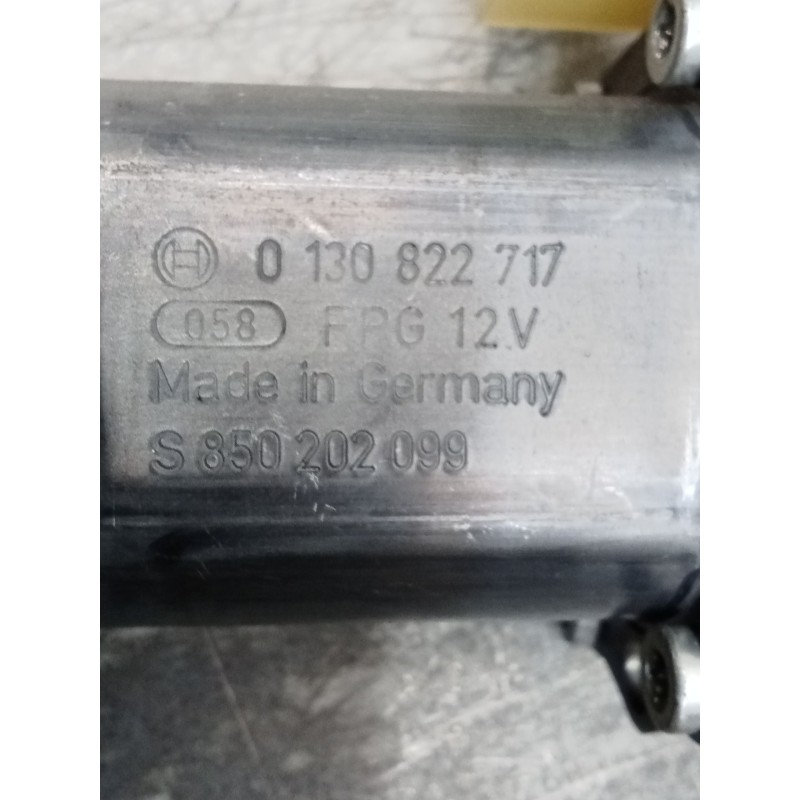 Recambio de elevalunas delantero derecho para audi a3 sportback (8va) ambiente referencia OEM IAM 0130822717 S850202099 8V483746