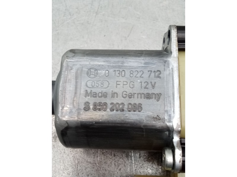 Recambio de elevalunas trasero derecho para audi a3 sportback (8va) ambiente referencia OEM IAM 0130822712 S850202086 8V4839462