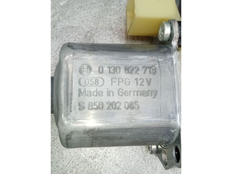 Recambio de elevalunas trasero izquierdo para audi a3 sportback (8va) ambiente referencia OEM IAM 0130822713 S850202085 8V483946
