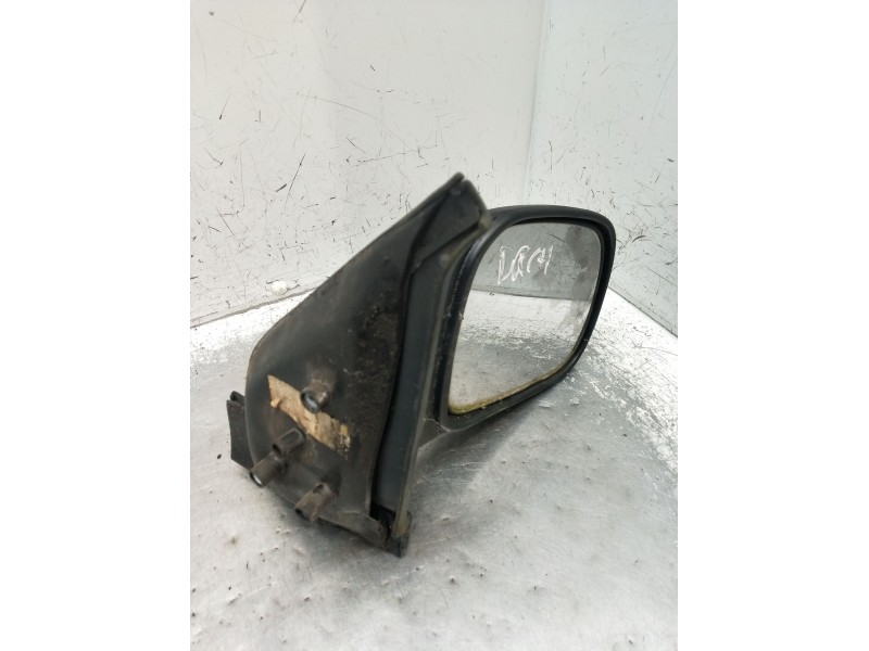 Recambio de retrovisor derecho para nissan serena (c23) 2.3 d referencia OEM IAM  MANUAL 1992