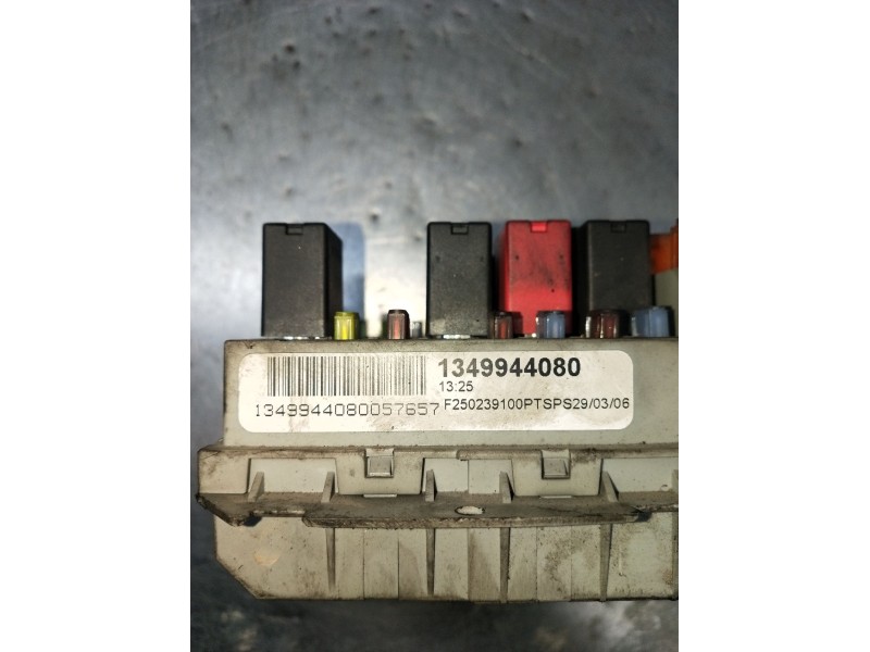 Recambio de caja reles / fusibles para citroën jumper iii caja/chasis 2.2 hdi 120 referencia OEM IAM 1349944080 1349944080057657