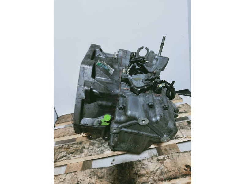 Recambio de caja cambios para saab 9-5 familiar 1.9 tid vector referencia OEM IAM 5551SN FA57D03 55556963A 06DV706784