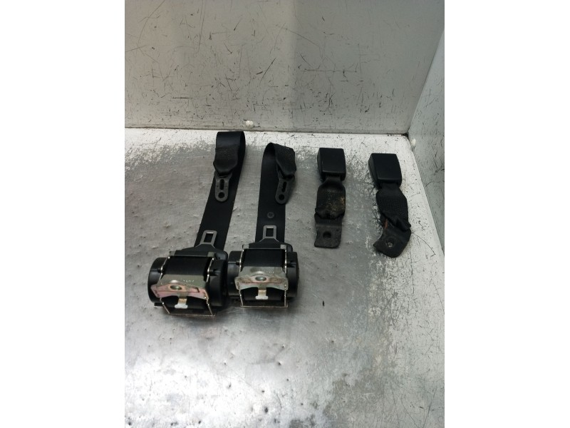 Recambio de juego cinturones trasero para bmw 1 coupé (e82) 123 d referencia OEM IAM  2P 2007