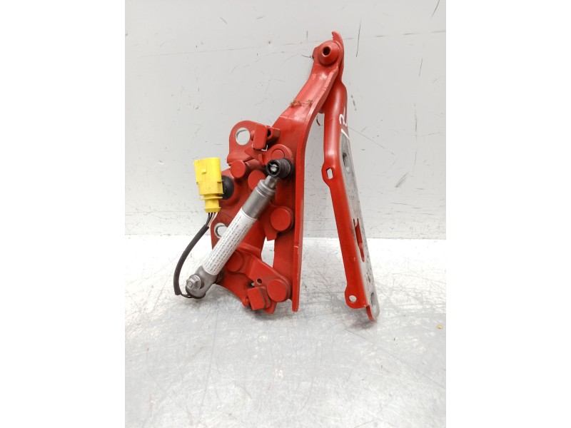 Recambio de bisagra capot para audi a3 sportback (8va) ambiente referencia OEM IAM 8V0823301F 8V0823823f 0589P1000192