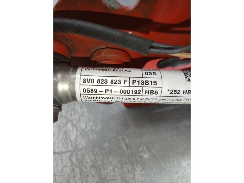 Recambio de bisagra capot para audi a3 sportback (8va) ambiente referencia OEM IAM 8V0823301F 8V0823823f 0589P1000192