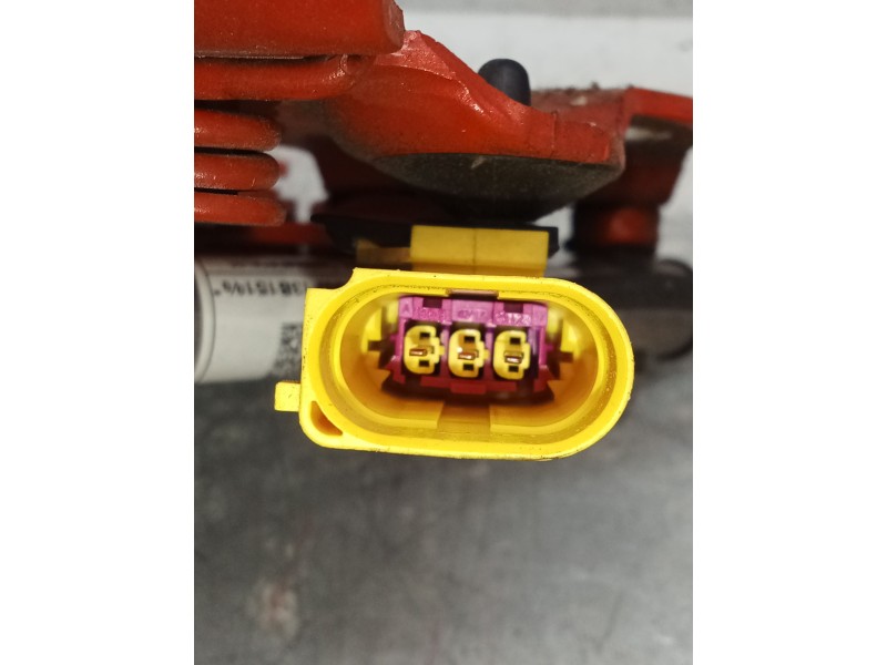 Recambio de bisagra capot para audi a3 sportback (8va) ambiente referencia OEM IAM 8V0823823F 0589P1000192 8V0823302F