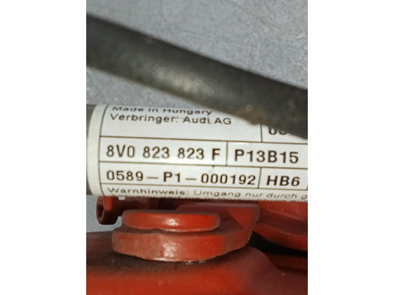 Recambio de bisagra capot para audi a3 sportback (8va) ambiente referencia OEM IAM 8V0823823F 0589P1000192 8V0823302F