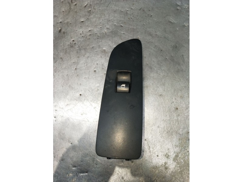 Recambio de mando elevalunas delantero derecho para bmw 1 coupé (e82) 123 d referencia OEM IAM 9162997 15939966 2P 2007