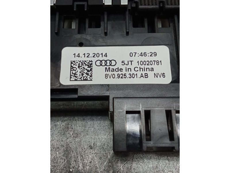 Recambio de mando multifuncion para audi a3 sportback (8va) ambiente referencia OEM IAM 5JT10020781 8V0925301AB 