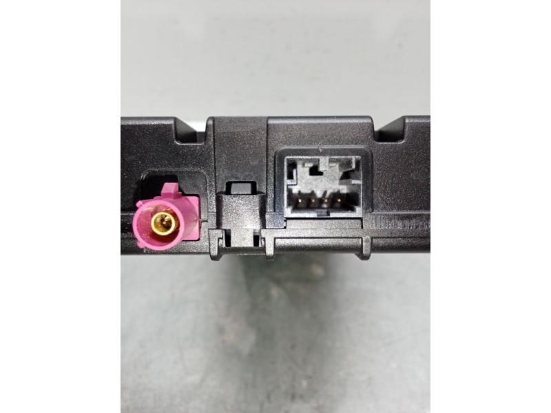 Recambio de modulo electronico para audi a3 sportback (8va) ambiente referencia OEM IAM 8V0038502 16200111513 