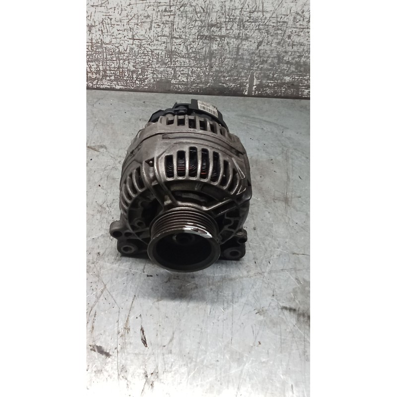 Recambio de alternador para volkswagen transporter t4 furgoneta (70a, 70h, 7da, 7dh, 70j) 2.5 tdi referencia OEM IAM 0124515035 