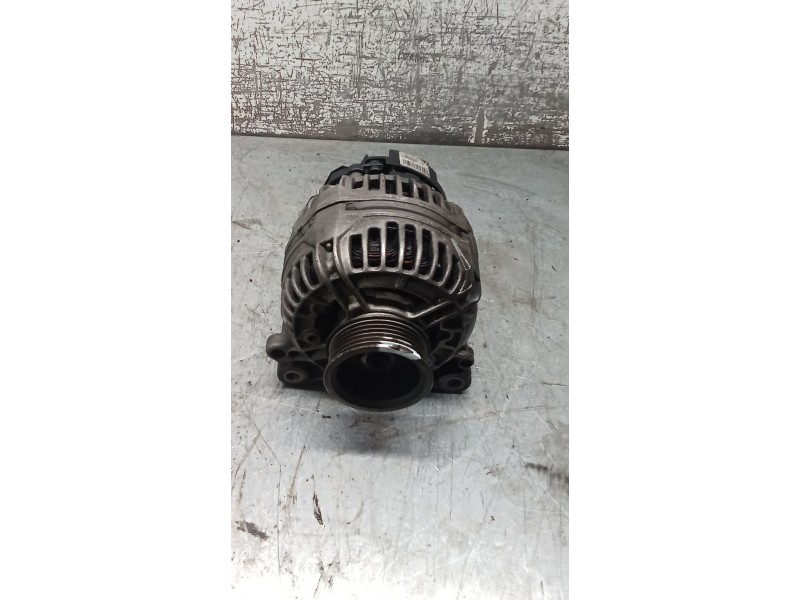 Recambio de alternador para volkswagen transporter t4 furgoneta (70a, 70h, 7da, 7dh, 70j) 2.5 tdi referencia OEM IAM 0124515035 
