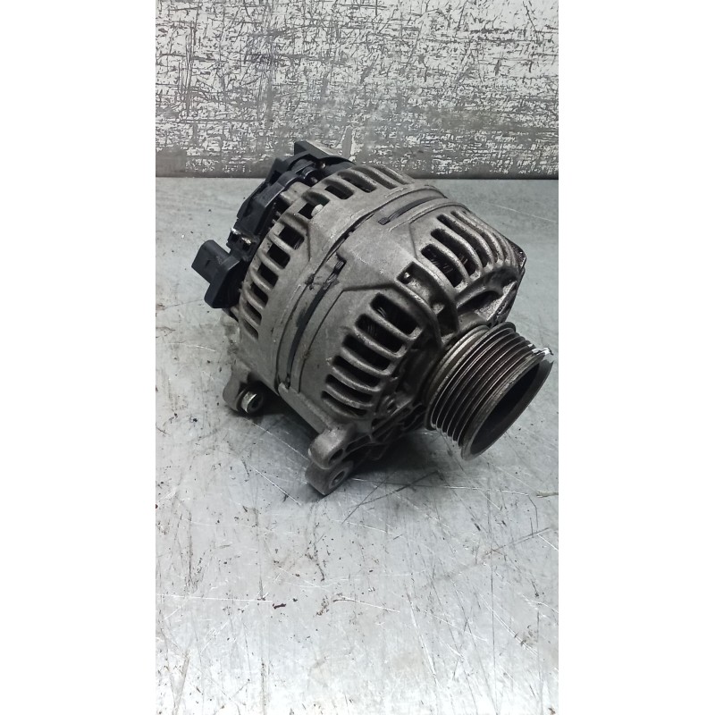 Recambio de alternador para volkswagen transporter t4 furgoneta (70a, 70h, 7da, 7dh, 70j) 2.5 tdi referencia OEM IAM 0124515035 