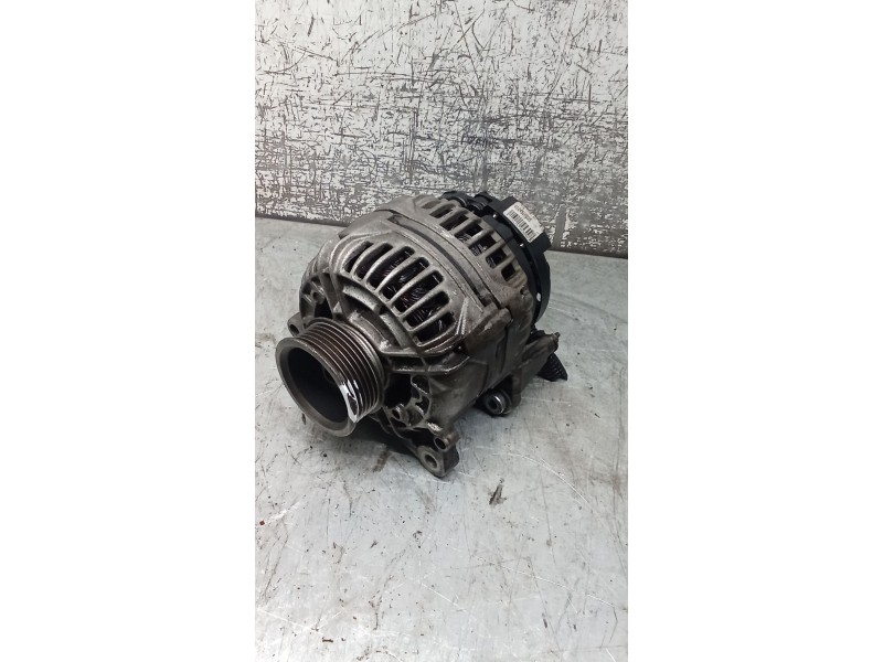 Recambio de alternador para volkswagen transporter t4 furgoneta (70a, 70h, 7da, 7dh, 70j) 2.5 tdi referencia OEM IAM 0124515035 