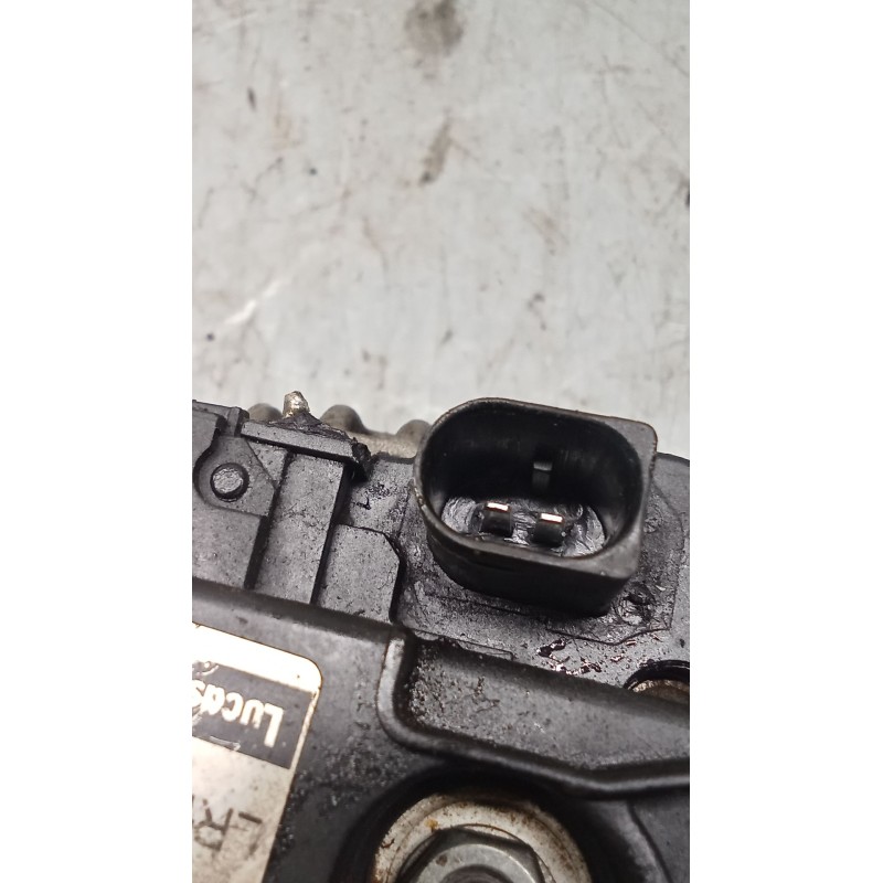 Recambio de alternador para volkswagen transporter t4 furgoneta (70a, 70h, 7da, 7dh, 70j) 2.5 tdi referencia OEM IAM 0124515035 