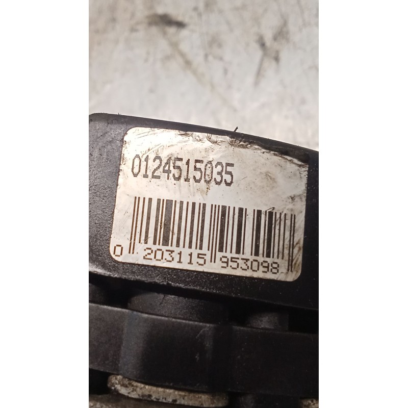 Recambio de alternador para volkswagen transporter t4 furgoneta (70a, 70h, 7da, 7dh, 70j) 2.5 tdi referencia OEM IAM 0124515035 