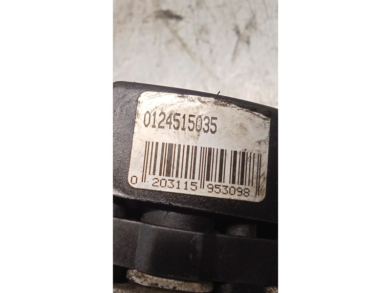 Recambio de alternador para volkswagen transporter t4 furgoneta (70a, 70h, 7da, 7dh, 70j) 2.5 tdi referencia OEM IAM 0124515035 