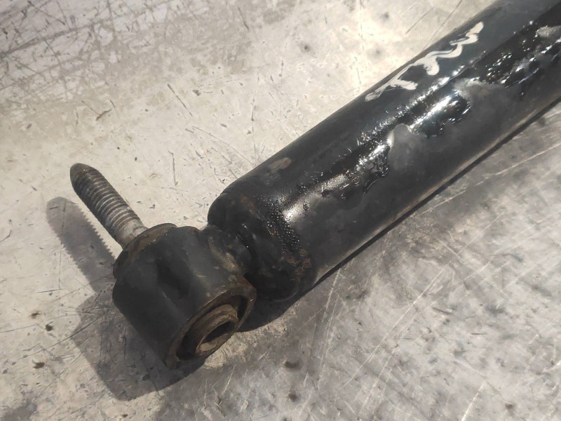 Recambio de amortiguador trasero derecho para renault scenic iii authentique referencia OEM IAM 562100018R  