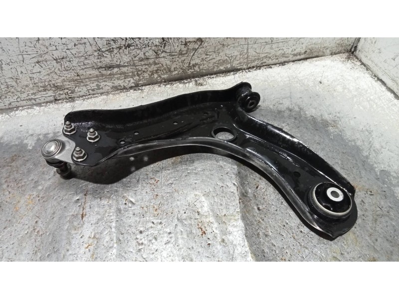 Recambio de brazo suspension inferior delantero derecho para skoda fabia 1.0 tsi referencia OEM IAM 6R0407152F  