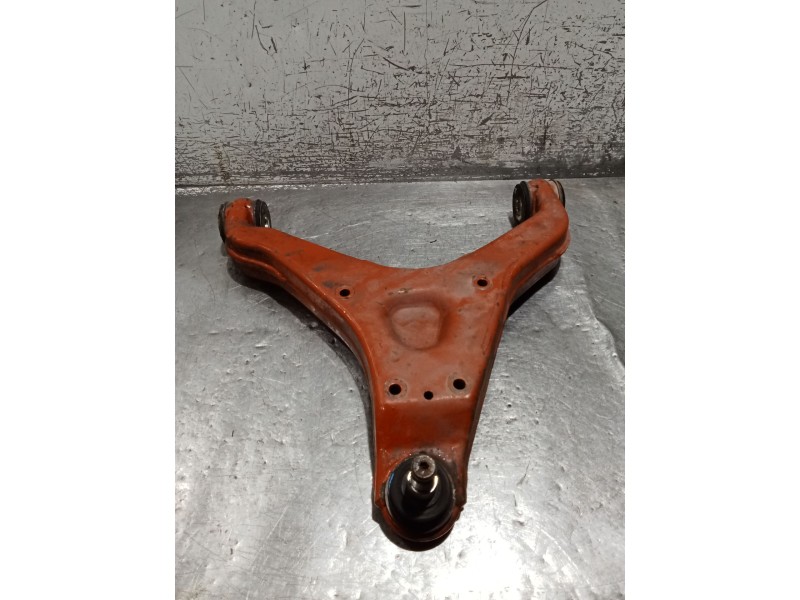 Recambio de brazo suspension inferior delantero izquierdo para iveco daily iii furgoneta 35 s 11 v,35 c 11 v referencia OEM IAM 