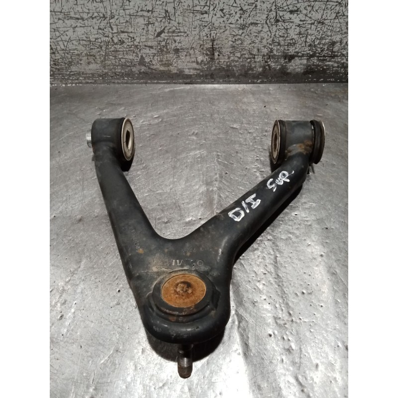 Recambio de brazo suspension superior delantero izquierdo para iveco daily iii furgoneta 35 s 11 v,35 c 11 v referencia OEM IAM 