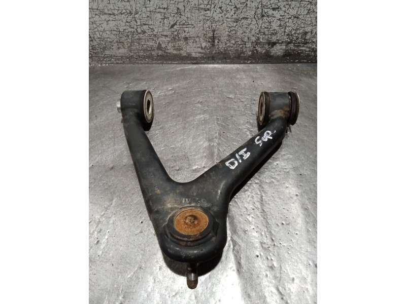 Recambio de brazo suspension superior delantero izquierdo para iveco daily iii furgoneta 35 s 11 v,35 c 11 v referencia OEM IAM 