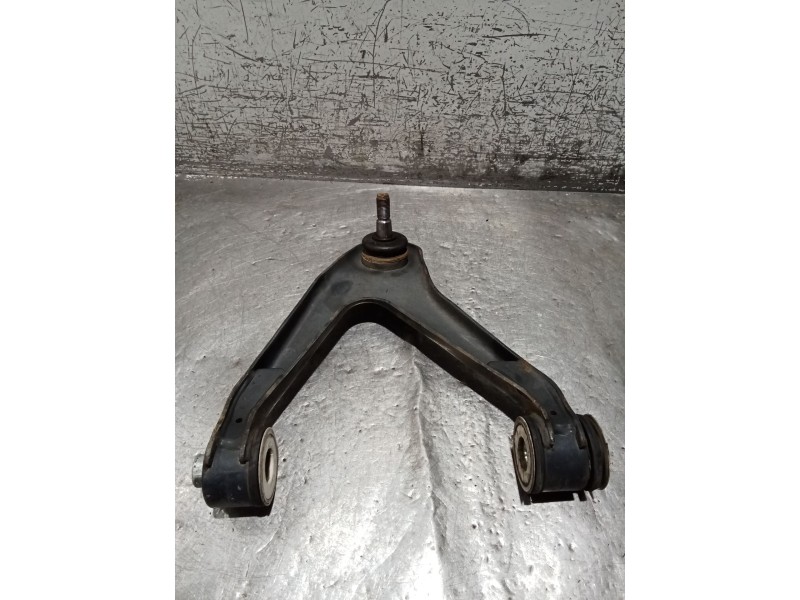 Recambio de brazo suspension superior delantero izquierdo para iveco daily iii furgoneta 35 s 11 v,35 c 11 v referencia OEM IAM 