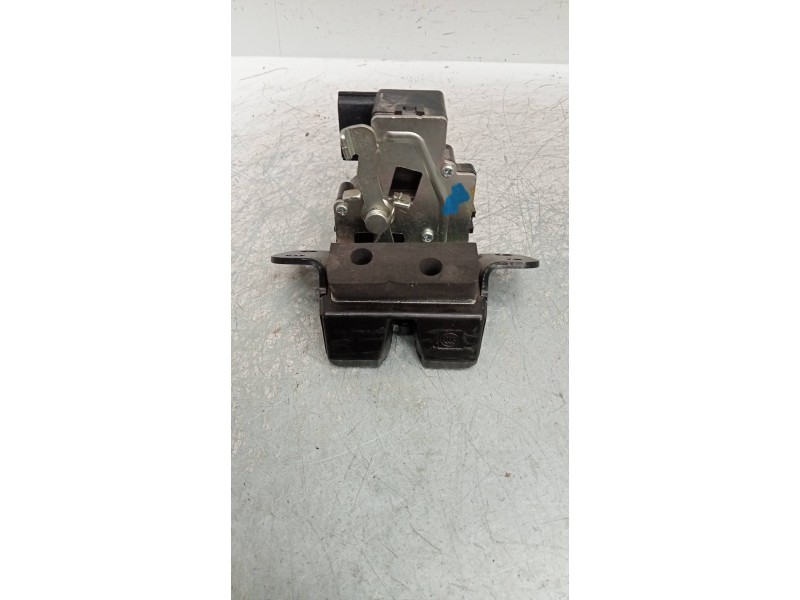 Recambio de motor cierre centralizado porton para ssangyong tivoli 1.6 turbodiesel cat referencia OEM IAM 7132035001  