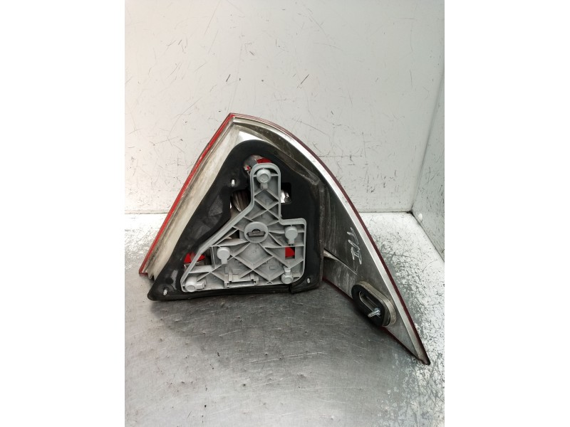 Recambio de piloto trasero izquierdo para mercedes-benz clase c (w203) c 220 cdi (203.006) referencia OEM IAM   2000