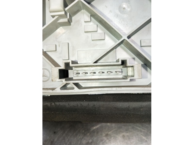 Recambio de piloto trasero izquierdo para mercedes-benz clase c (w203) c 220 cdi (203.006) referencia OEM IAM   2000