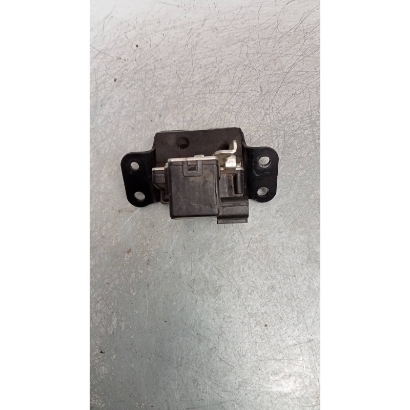 Recambio de motor cierre centralizado porton para ssangyong tivoli 1.6 turbodiesel cat referencia OEM IAM 7132035001  