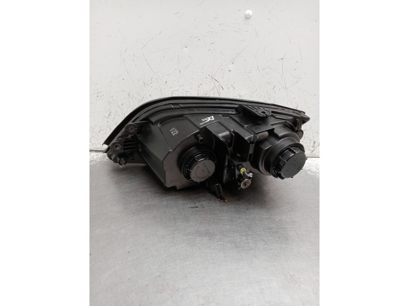 Recambio de faro derecho para kia sorento i (jc) 2.5 crdi referencia OEM IAM   2006