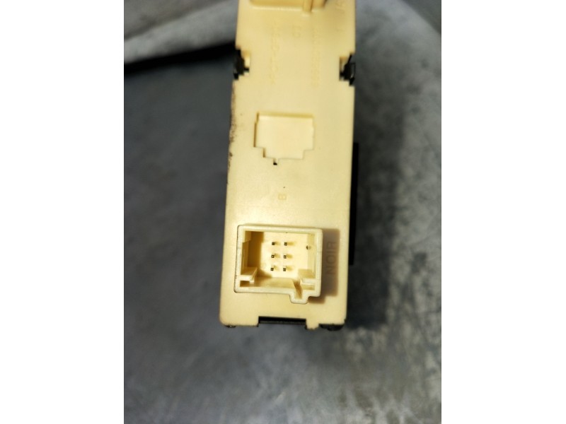 Recambio de elevalunas delantero izquierdo para citroën c4 coupé (la_) 1.6 16v referencia OEM IAM 996385102 3P 2004