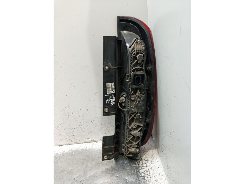 Recambio de piloto trasero izquierdo para fiat doblo cargo (263_) 1.3 d multijet referencia OEM IAM 02038099900010  2010