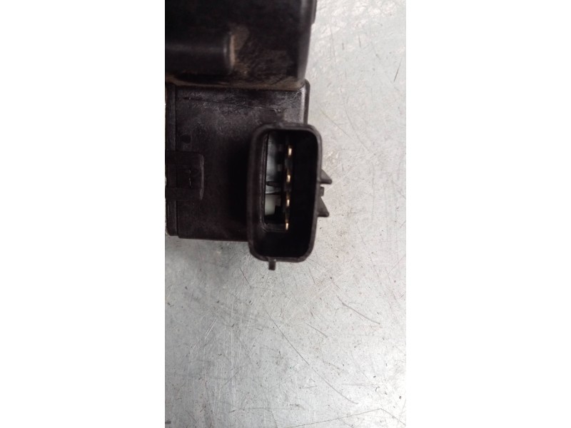 Recambio de motor cierre centralizado porton para ssangyong tivoli 1.6 turbodiesel cat referencia OEM IAM 7132035001  