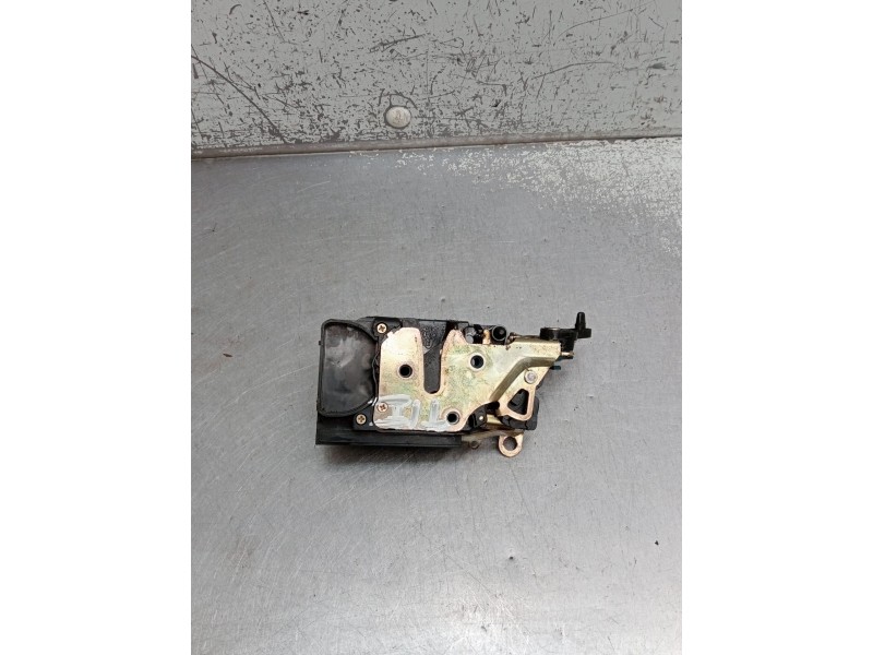 Recambio de motor cierre centralizado trasero izquierdo para daewoo kalos (klas) 1.2 referencia OEM IAM   2002 5P